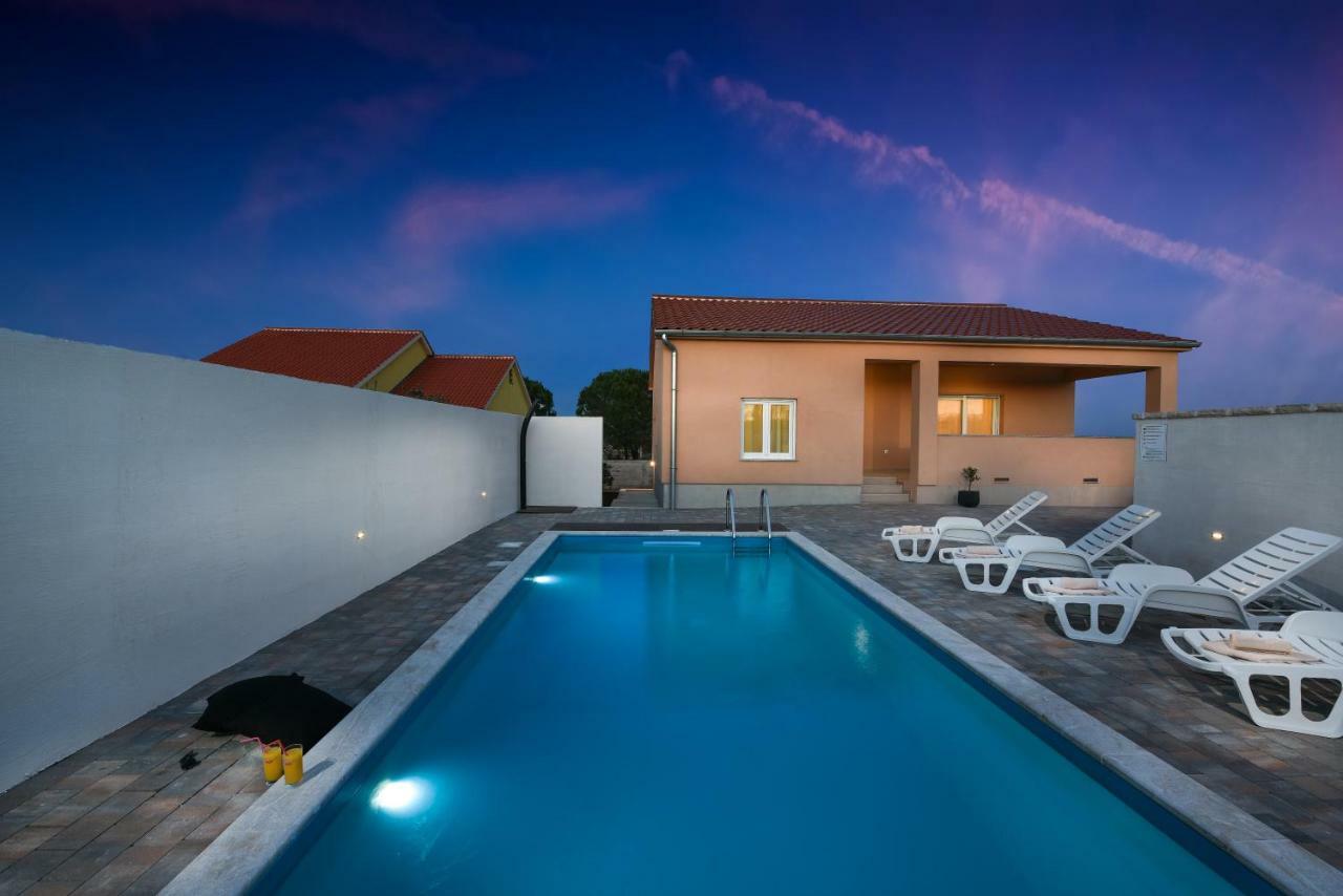 Holiday Home Luka Zadar Exterior photo
